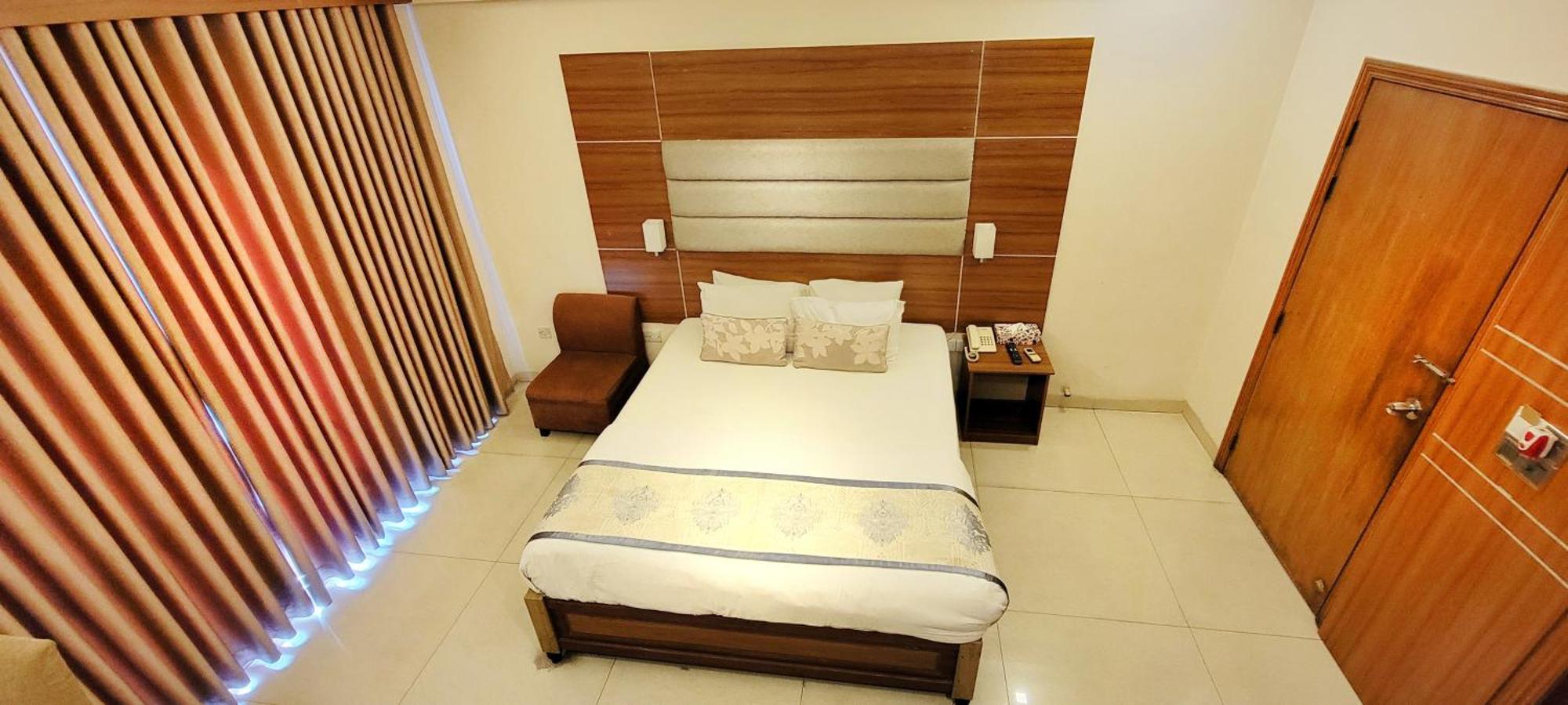 Hotel Afford Inn Дака Екстериор снимка