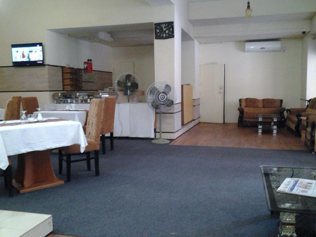 Hotel Afford Inn Дака Екстериор снимка