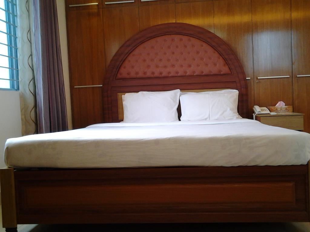 Hotel Afford Inn Дака Стая снимка
